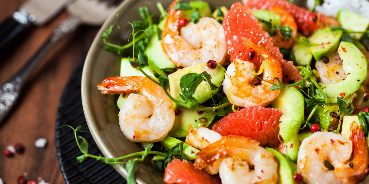 SALADA DE ABACATE COM CAMARÃO