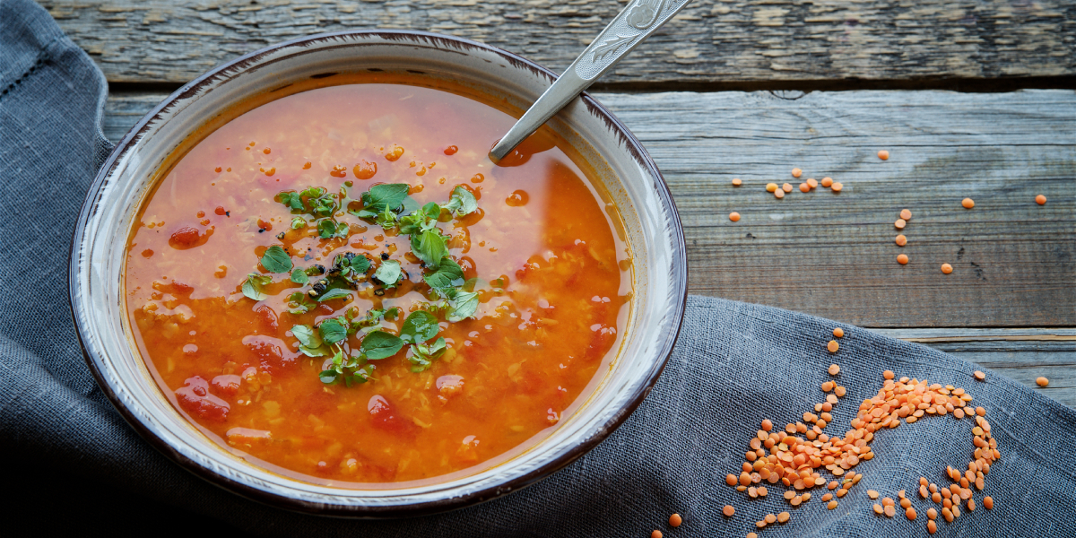 SOPA DE LENTILHAS E TOMATE